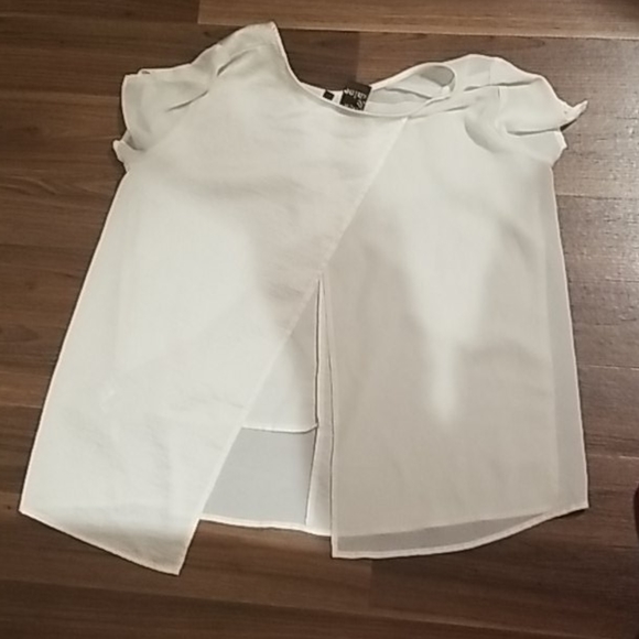 Chandail ouvert au dos - Picture 2 of 2